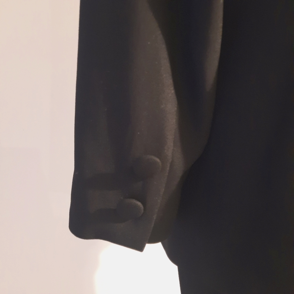 Black Doublebreasted Skirt Suit Size 8 - Picture 12 of 14